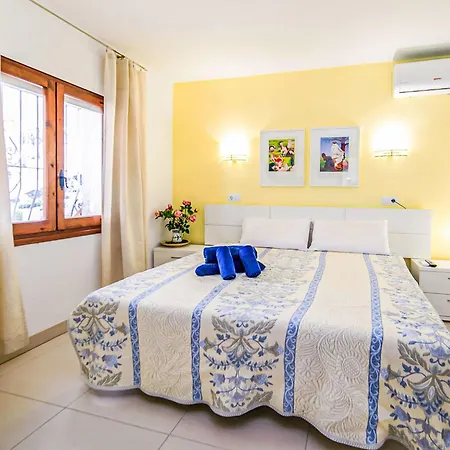 Willa Amores By Interhome